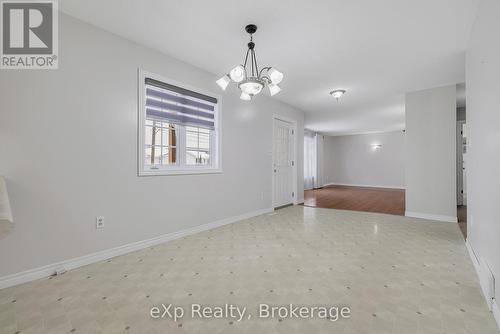 725 Binning Street W, North Perth (Listowel), ON - Indoor Photo Showing Other Room