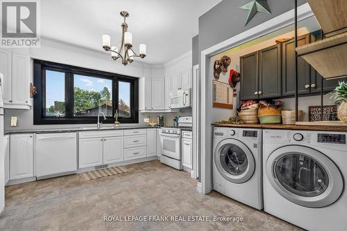 69 Peel Street, Kawartha Lakes (Lindsay), ON - Indoor Photo Showing Laundry Room