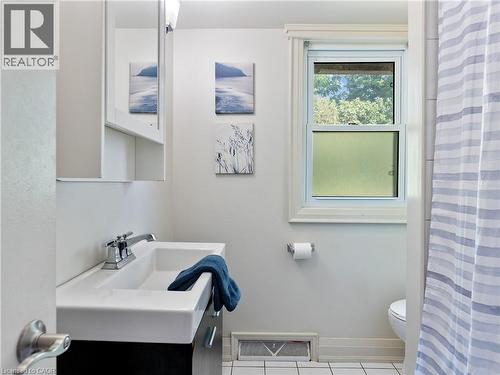 2712 North Shore Drive, Lowbanks, ON - Indoor Photo Showing Bathroom