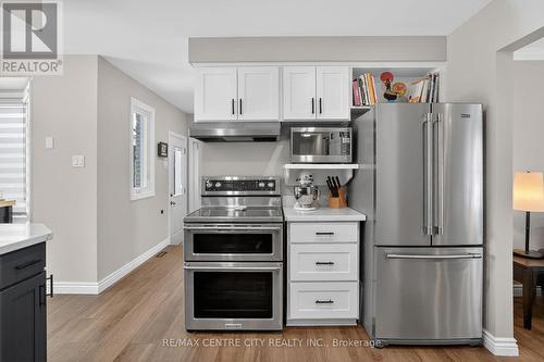 92 Mill Street, Middlesex Centre (Ilderton), ON - Indoor Photo Showing Kitchen With Stainless Steel Kitchen