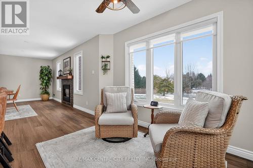 92 Mill Street, Middlesex Centre (Ilderton), ON - Indoor Photo Showing Living Room