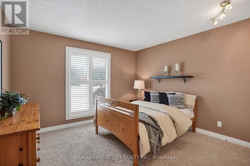 92 Mill Street, Middlesex Centre (Ilderton), ON - Indoor Photo Showing Bedroom