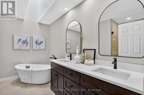 92 Mill Street, Middlesex Centre (Ilderton), ON - Indoor Photo Showing Bathroom