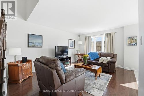 317 Mercury Street, Clarence-Rockland, ON - Indoor Photo Showing Living Room