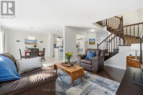 317 Mercury Street, Clarence-Rockland, ON - Indoor Photo Showing Living Room