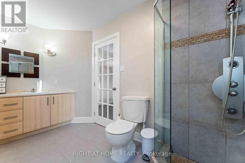 110 Little London Private, Ottawa, ON - Indoor Photo Showing Bathroom