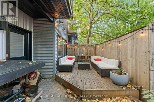 110 Little London Private, Ottawa, ON - Outdoor With Exterior