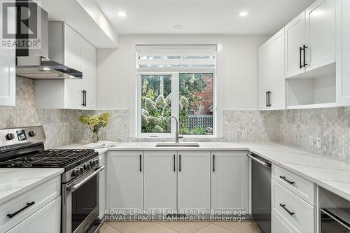 16 First Avenue, Ottawa, ON - Indoor Photo Showing Kitchen With Upgraded Kitchen