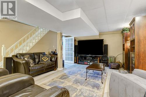 6255 Fortune Drive, Ottawa, ON - Indoor Photo Showing Living Room