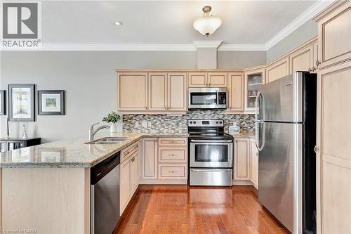 20 Isherwood Avenue Unit# 5, Cambridge, ON - Indoor Photo Showing Kitchen With Double Sink With Upgraded Kitchen