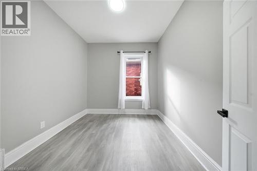 13 Salisbury Avenue, Brantford, ON - Indoor Photo Showing Other Room