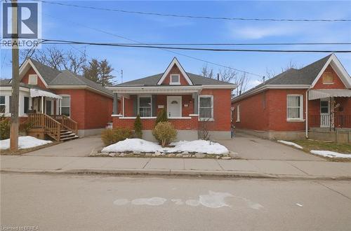 13 SALISBURY Avenue  Brantford, ON N3S 1M6