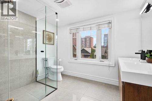 494 Martha Street, Burlington, ON - Indoor Photo Showing Bathroom