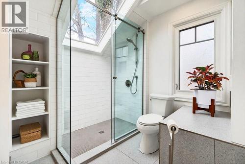 494 Martha Street, Burlington, ON - Indoor Photo Showing Bathroom