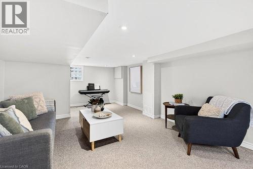 494 Martha Street, Burlington, ON - Indoor Photo Showing Living Room