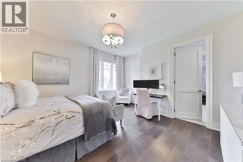 408 Saville Crescent, Oakville, ON - Indoor Photo Showing Bedroom