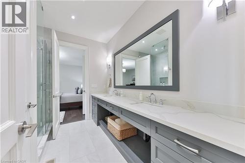 408 Saville Crescent, Oakville, ON - Indoor Photo Showing Bathroom