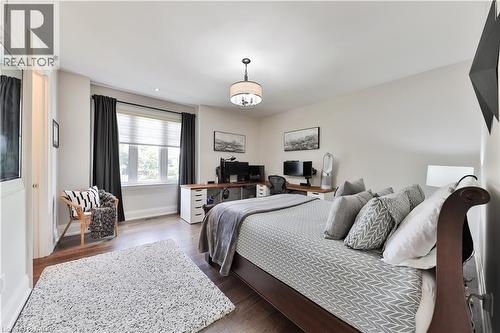 408 Saville Crescent, Oakville, ON - Indoor Photo Showing Bedroom
