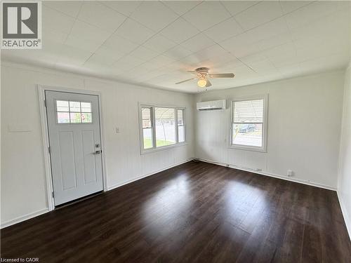 20 Mcnaughton Avenue, Wallaceburg, ON - Indoor Photo Showing Other Room
