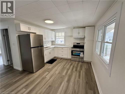 20 Mcnaughton Avenue, Wallaceburg, ON - Indoor Photo Showing Kitchen
