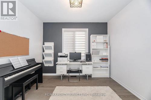 112 Newhouse Boulevard, Caledon, ON - Indoor Photo Showing Office