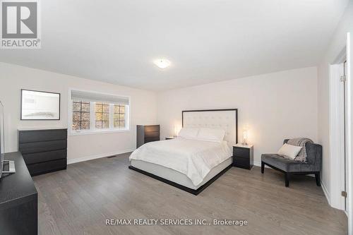112 Newhouse Boulevard, Caledon, ON - Indoor Photo Showing Bedroom