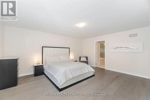 112 Newhouse Boulevard, Caledon, ON - Indoor Photo Showing Bedroom