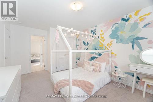 112 Newhouse Boulevard, Caledon, ON - Indoor Photo Showing Bedroom