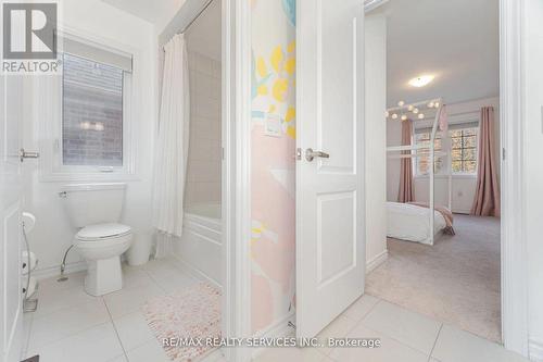 112 Newhouse Boulevard, Caledon, ON - Indoor Photo Showing Bathroom