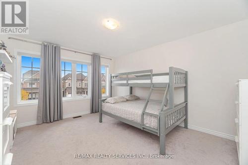 112 Newhouse Boulevard, Caledon, ON - Indoor Photo Showing Bedroom