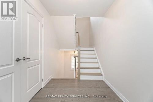 112 Newhouse Boulevard, Caledon, ON - Indoor Photo Showing Other Room