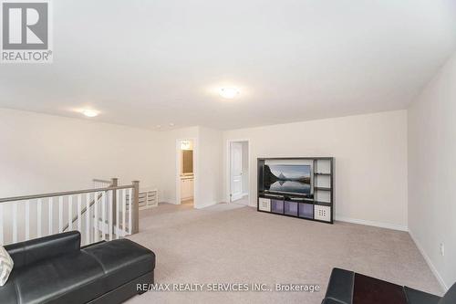112 Newhouse Boulevard, Caledon, ON - Indoor