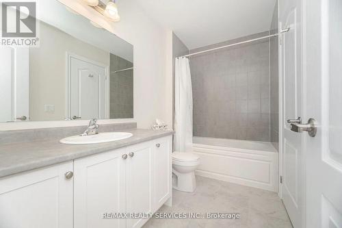 112 Newhouse Boulevard, Caledon, ON - Indoor Photo Showing Bathroom