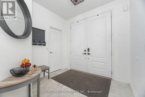 112 Newhouse Boulevard, Caledon, ON - Indoor Photo Showing Other Room