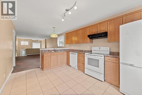 2538 Duneshill, Windsor, ON - Indoor Photo Showing Kitchen