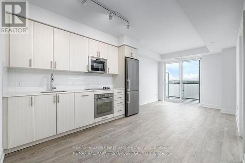 1513 - 2550 Simcoe Street N, Oshawa, ON - Indoor Photo Showing Kitchen