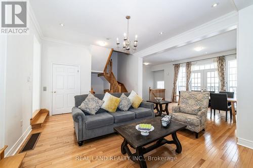 41 Lord Durham Road, Markham, ON - Indoor Photo Showing Living Room
