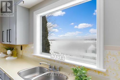 37 Malone Road, Georgina, ON - Indoor Photo Showing Kitchen With Double Sink