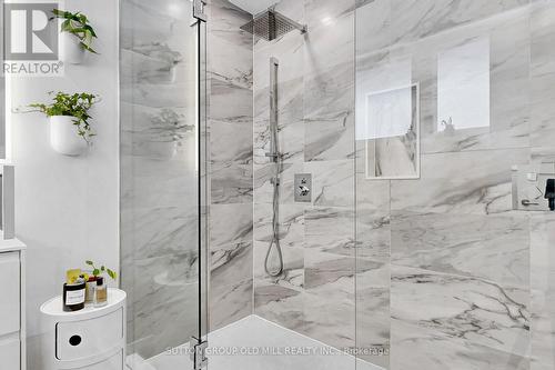 1 Farningham Crescent, Toronto, ON - Indoor Photo Showing Bathroom