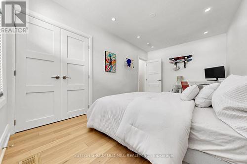 1 Farningham Crescent, Toronto, ON - Indoor Photo Showing Bedroom