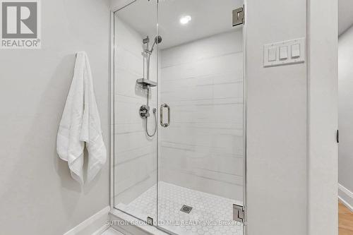 1 Farningham Crescent, Toronto, ON - Indoor Photo Showing Bathroom