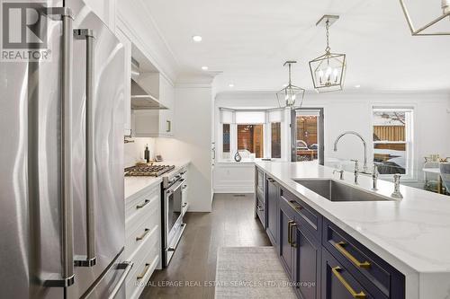 11 Benbow Road, Toronto, ON - Indoor Photo Showing Kitchen With Upgraded Kitchen