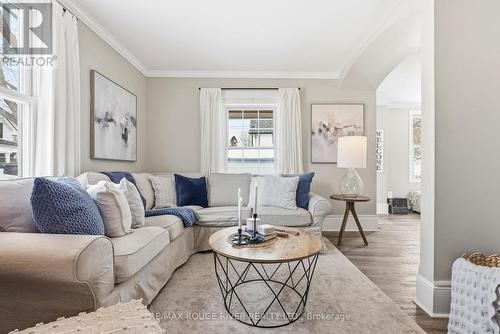 191 Blake Street, Cobourg, ON - Indoor Photo Showing Living Room
