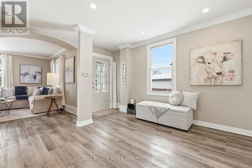 191 Blake Street, Cobourg, ON - Indoor Photo Showing Living Room