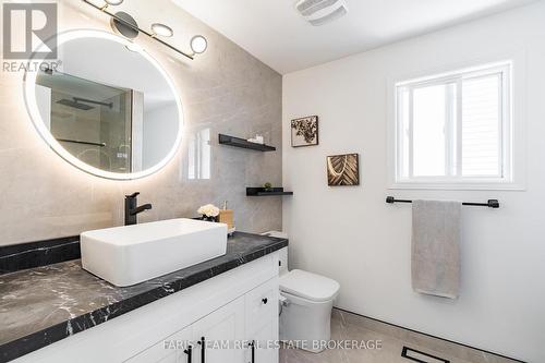 81 Wallace Street, New Tecumseth, ON - Indoor Photo Showing Bathroom
