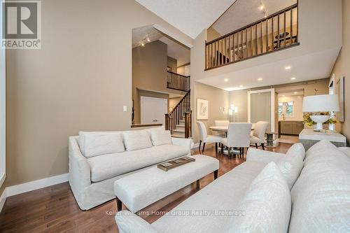 6 Cummings Court, Guelph (Pineridge/Westminster Woods), ON - Indoor Photo Showing Living Room