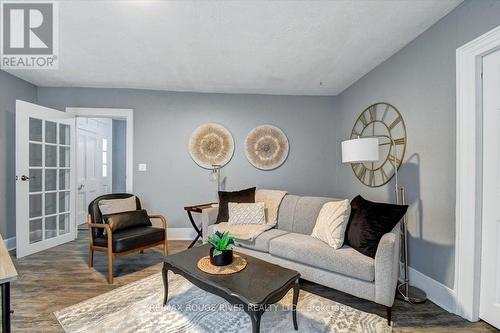 226 Old Danforth Road, Alnwick/Haldimand (Grafton), ON - Indoor Photo Showing Living Room