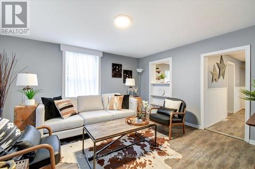 226 Old Danforth Road, Alnwick/Haldimand (Grafton), ON - Indoor Photo Showing Living Room