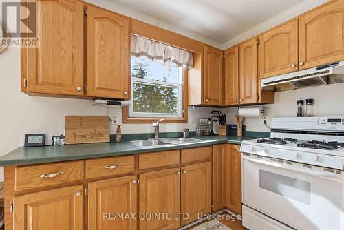 71 Elizabeth Street, Stirling-Rawdon (Stirling Ward), ON - Indoor Photo Showing Kitchen With Double Sink