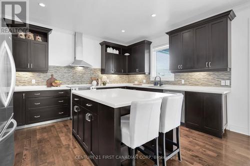 134 Staffordshire Court, London North (North L), ON - Indoor Photo Showing Kitchen With Upgraded Kitchen